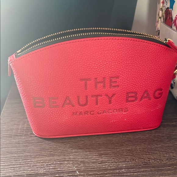 Marc Jacobs Vibrant Red Beauty Bag - Picture 1 of 5